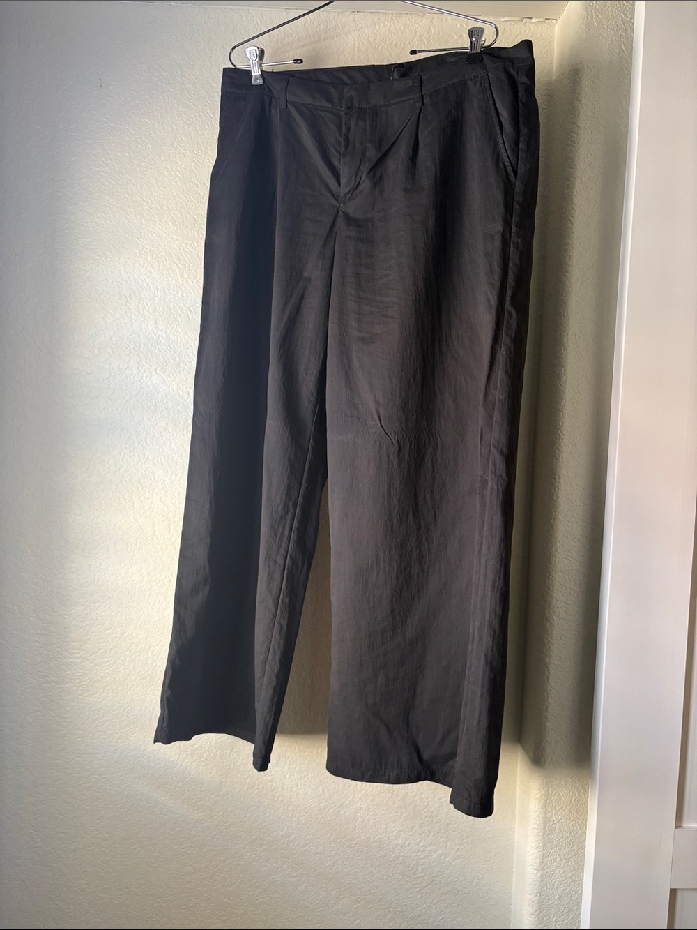 H&M Black Wide-Leg Trousers with Pleat